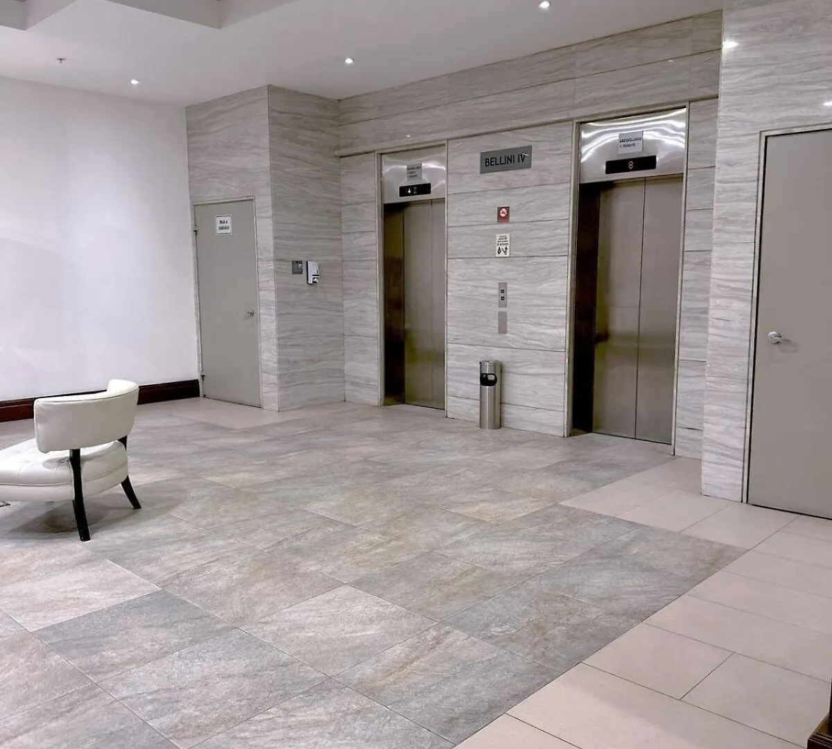2 Dormitorios, Vista Lateral Al Rio, Parqueo, Puerto Santa Ana جواياكيل شقة