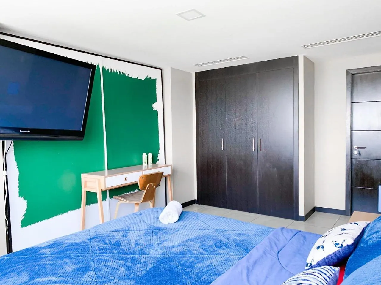 2 Dormitorios, Vista Lateral Al Rio, Parqueo, Puerto Santa Ana جواياكيل الإكوادور