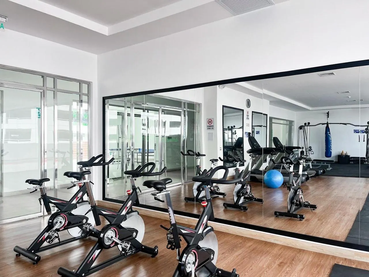 2 Dormitorios, Vista Lateral Al Rio, Parqueo, Puerto Santa Ana جواياكيل