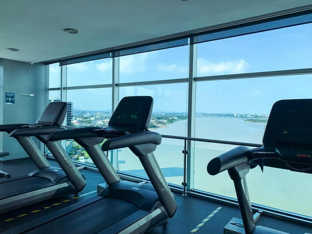 شقة 2 Dormitorios, Vista Lateral Al Rio, Parqueo, Puerto Santa Ana جواياكيل
