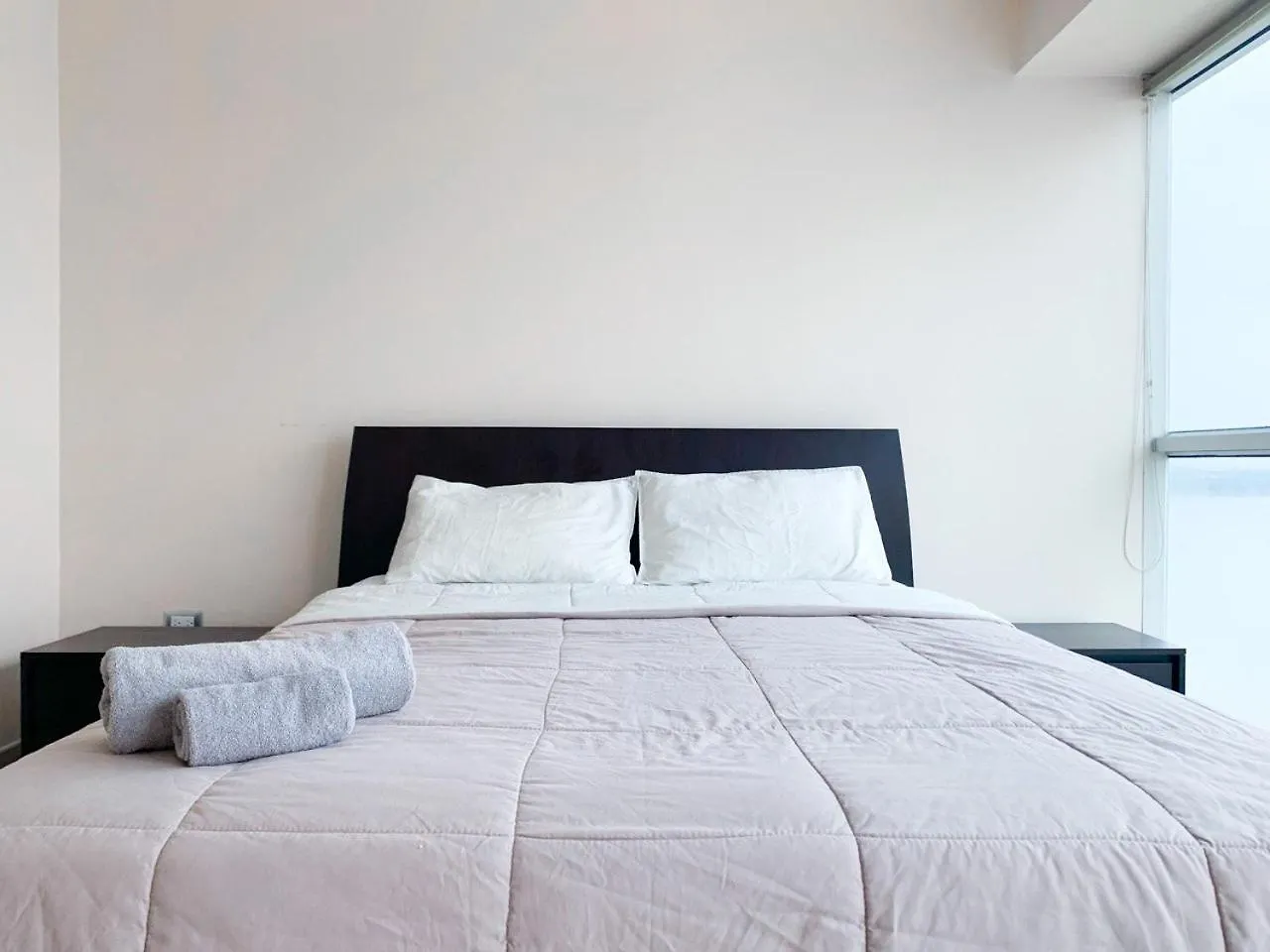 2 Dormitorios, Vista Lateral Al Rio, Parqueo, Puerto Santa Ana جواياكيل شقة